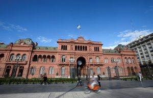 Argentina anuncia acordo com FMI para renegociar dívidas de 2023