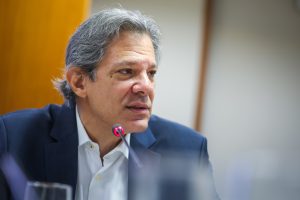 Governo pede que PF apure uso indevido do CPF de Haddad em meio a fake news sobre PIX