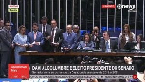 Alcolumbre falou por telefone com Lula e depois com Bolsonaro assim que foi eleito