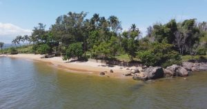 'Ilha da Xuxa': quem comprar vira dono? Entenda como funciona a venda de ilhas no Brasil